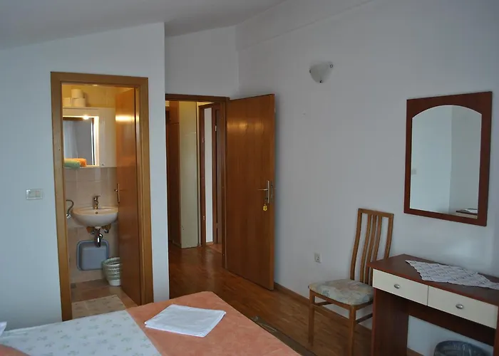 Gasthuis Dalmadino 3*